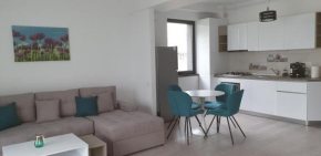 SMARALD D12, Mamaia